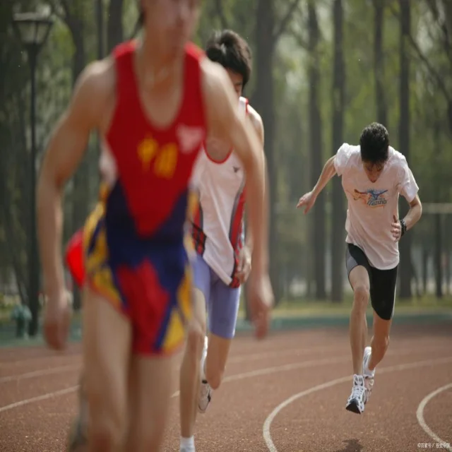 东部季后赛格局分析：强队争锋与黑马崛起